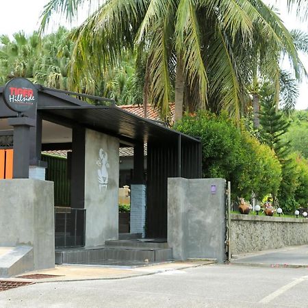 Tiger Hillside Hotel Phuket Esterno foto