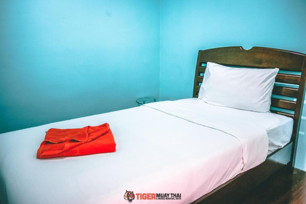 Tiger Hillside Hotel Phuket Esterno foto
