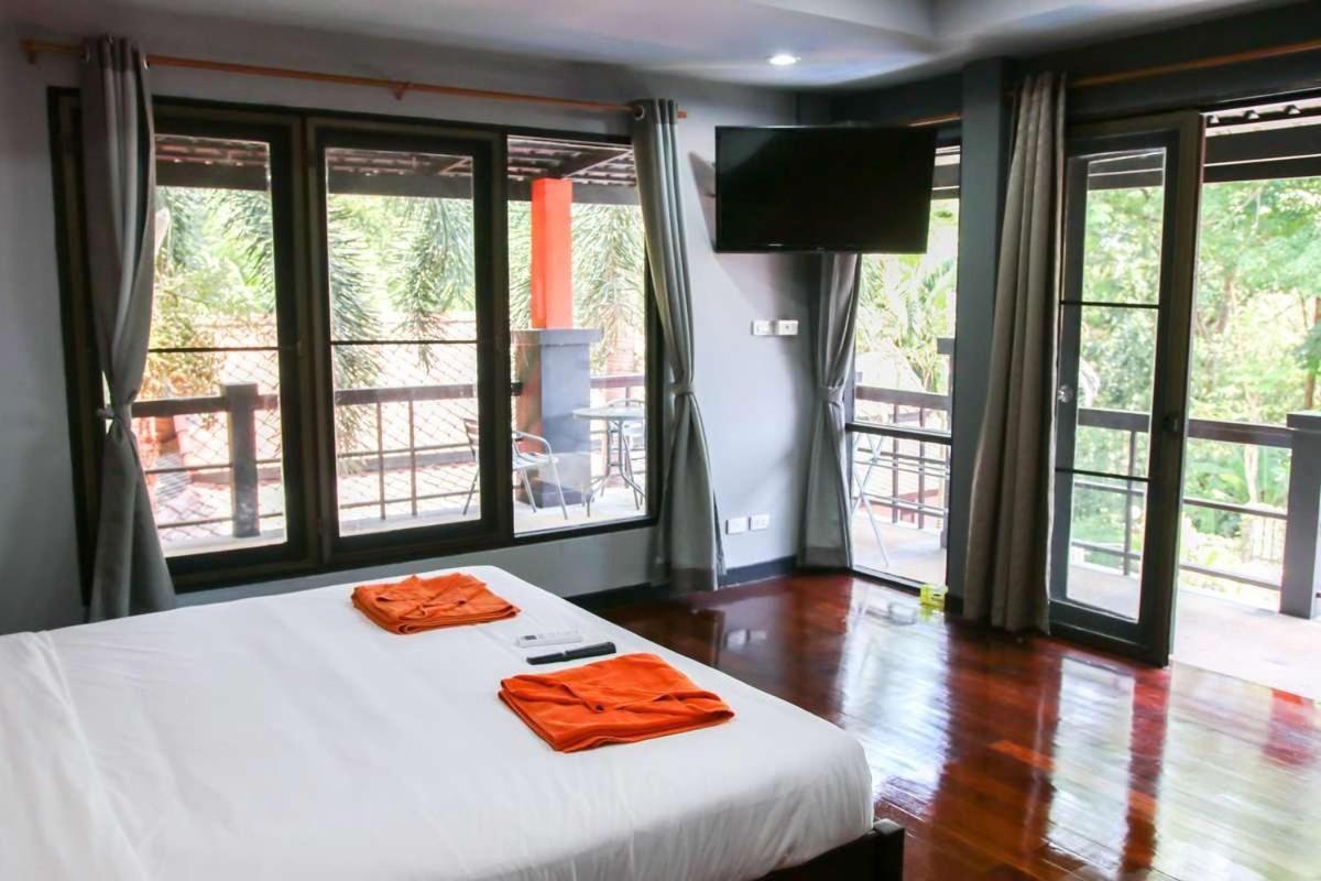 Tiger Hillside Hotel Phuket Esterno foto